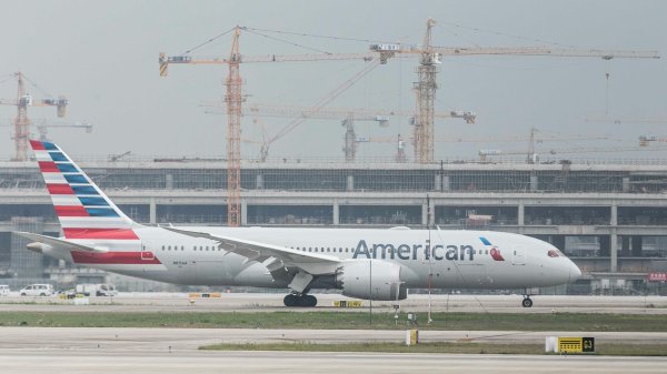 可查配资实盘平台 美国关税“后坐力”显现 失业率和民众债务或双攀升