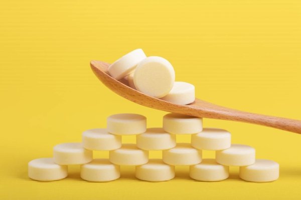 配资好评股票配资网站 调查：常年吃钙片的人，到60岁后大多变成这样